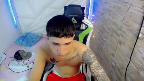 Snapshot of brayan_lopezz chatting on 01-21-25, 03:54 BRAYAN online show from 01-21-25, 03:54