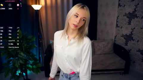 Mia Bunyard online show from 02-19-25, 04:11