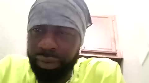 Snapshot of breeze316 chatting on 09-12-25, 10:15 breeze316 online show from 09-12-25, 10:15