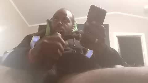 Snapshot of breeze316 chatting on 11-17-25, 11:27 breeze316 online show from 11-17-25, 11:27