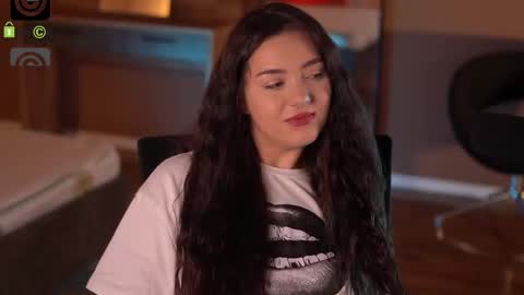 Leah online show from 09-11-25, 04:12