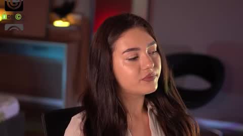 Leah online show from 09-19-25, 04:03