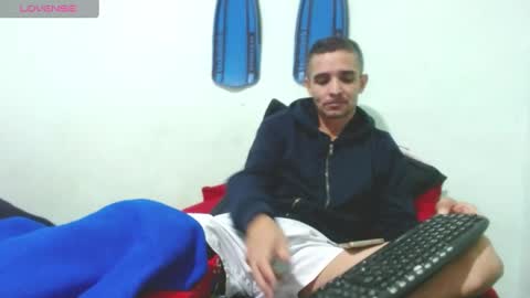 Snapshot of breinerxxlhot chatting on 02-18-25, 01:10 Breiner online show from 02-18-25, 01:10