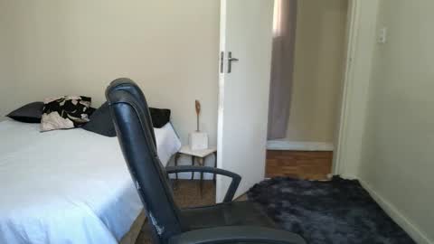 ask me lol online show from 09-16-25, 09:10