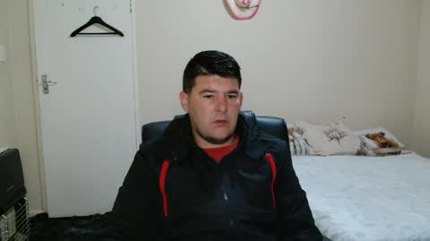 Snapshot of brendansexyboy098754 chatting on 05-26-26, 02:51 ask me lol online show from 05-26-26, 02:51
