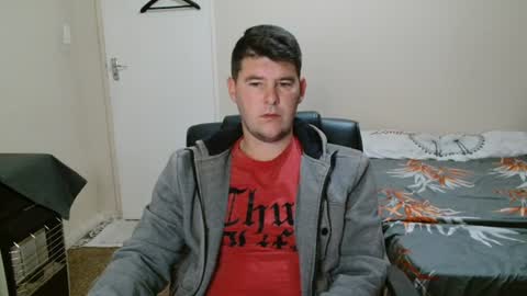 Snapshot of brendansexyboy098754 chatting on 06-12-26, 03:38 ask me lol online show from 06-12-26, 03:38