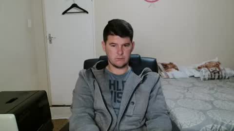 Snapshot of brendansexyboy098754 chatting on 06-14-26, 06:10 ask me lol online show from 06-14-26, 06:10