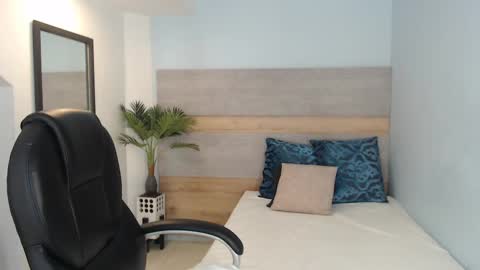 Brenda online show from 09-19-25, 02:02