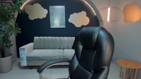 Snapshot of brennawalker chatting on 01-28-25, 03:15 Brenna Walker IG 4lexandracasas online show from 01-28-25, 03:15