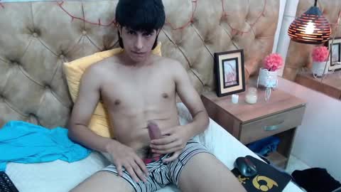 Esteban online show from 02-15-25, 04:47