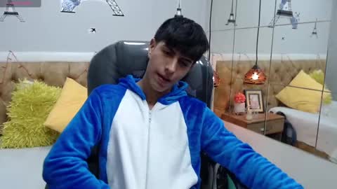 Esteban online show from 03-12-25, 02:30