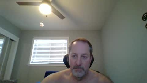 Snapshot of brettsky chatting on 02-14-26, 06:04 hey online show from 02-14-26, 06:04