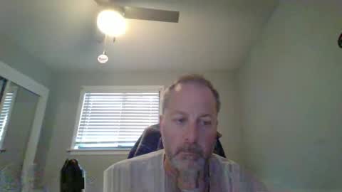 Snapshot of brettsky chatting on 05-08-26, 01:27 hey online show from 05-08-26, 01:27