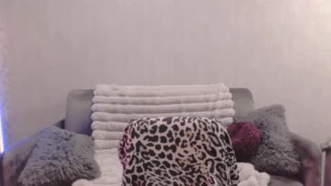 bri_fox online show from 11-17-25, 08:14