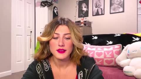 Snapshot of briadominick chatting on 12-10-24, 04:13 Brianna3 online show from 12-10-24, 04:13