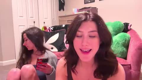 Snapshot of briadominick chatting on 02-05-25, 08:11 Brianna3 online show from 02-05-25, 08:11