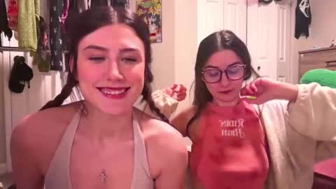 Snapshot of briadominick chatting on 02-19-25, 02:55 Brianna3 online show from 02-19-25, 02:55