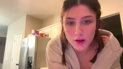 Snapshot of briadominick chatting on 02-25-25, 06:58 Brianna3 online show from 02-25-25, 06:58