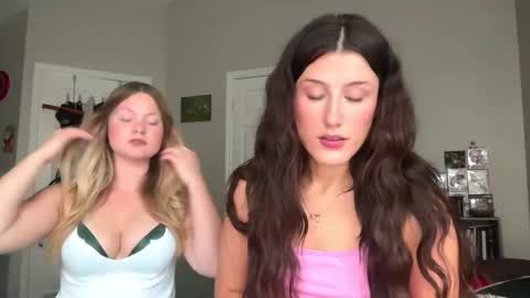 Snapshot of briadominick chatting on 09-27-25, 08:03 Brianna3 online show from 09-27-25, 08:03