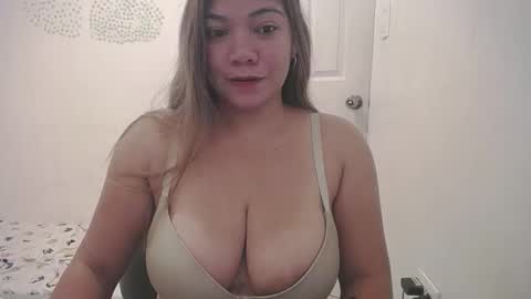 Snapshot of briana_lovexx chatting on 10-06-25, 12:52 Briana online show from 10-06-25, 12:52