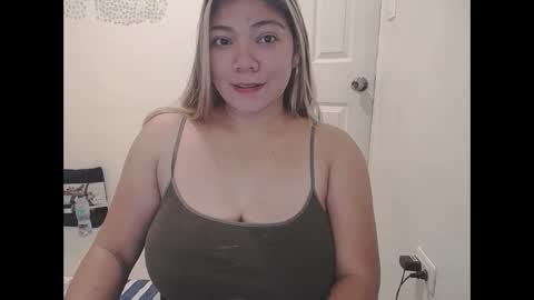 Snapshot of briana_lovexx chatting on 03-03-26, 01:34 Briana online show from 03-03-26, 01:34