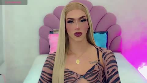 BRIANA online show from 02-18-25, 01:43