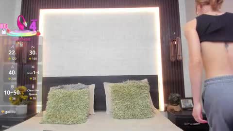 Briana online show from 10-06-25, 01:08