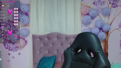 DAYANNA online show from 01-31-25, 04:03