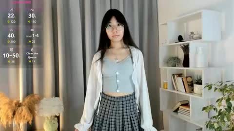 Hanna online show from 10-19-25, 01:17