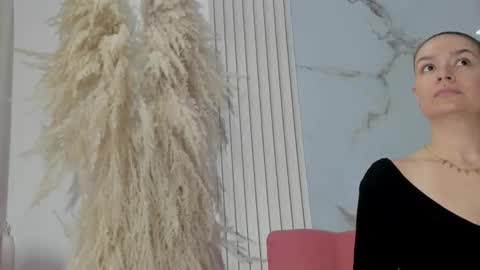    online show from 10-05-25, 12:25