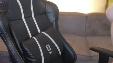 Diamonds Girls online show from 02-19-26, 08:54