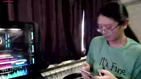 Snapshot of brightssmiles chatting on 02-13-25, 10:12 Aisha online show from 02-13-25, 10:12