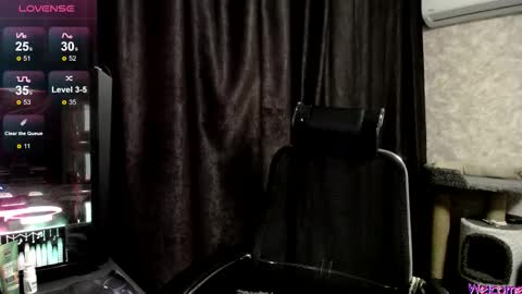 Snapshot of brightssmiles chatting on 10-24-25, 08:11 Aisha online show from 10-24-25, 08:11