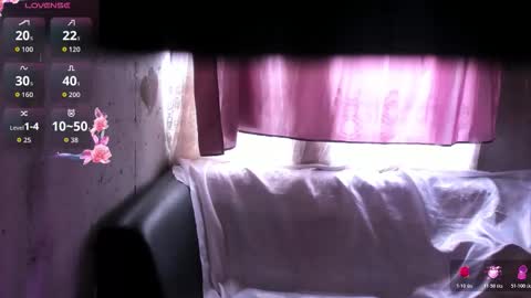 Snapshot of brilovers chatting on 10-25-25, 06:13 Briana69 online show from 10-25-25, 06:13