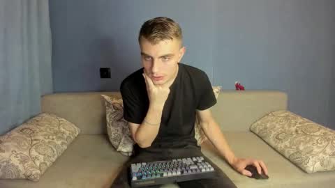 bristlebback online show from 09-20-25, 01:12