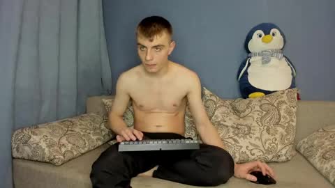 Snapshot of bristlebback chatting on 05-27-26, 04:37 bristlebback online show from 05-27-26, 04:37