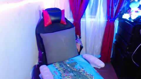 scarleth    follow mee 3 kis online show from 12-18-24, 12:21