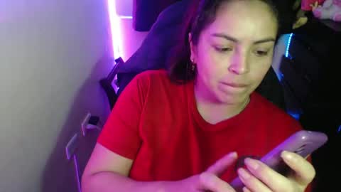 scarleth    follow mee 3 kis online show from 03-04-25, 02:17