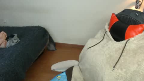 scarleth    follow mee 3 kis online show from 09-19-25, 01:18