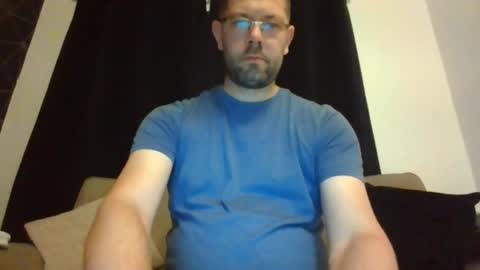 Snapshot of britguy6985 chatting on 10-08-25, 07:33 britguy6985 online show from 10-08-25, 07:33