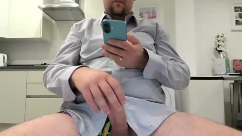 Britishman1989 online show from 04-17-26, 10:13