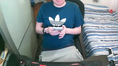 Snapshot of britishtom93 chatting on 11-17-25, 12:27 British Tom online show from 11-17-25, 12:27