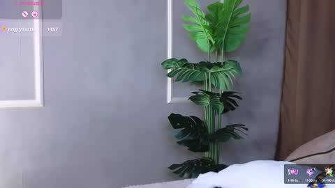 Britney online show from 02-23-25, 12:51