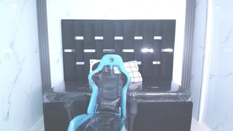 Britney  online show from 09-11-25, 02:44