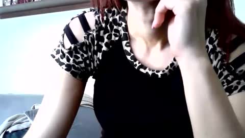 Snapshot of britneyamy chatting on 03-06-26, 09:50 Britney online show from 03-06-26, 09:50