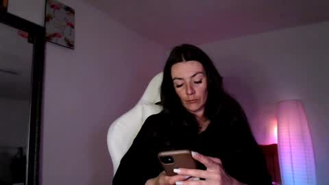 Britney online show from 04-27-26, 07:06