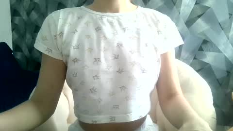 Snapshot of britneykittens chatting on 01-07-25, 05:33 BritneyKittens online show from 01-07-25, 05:33