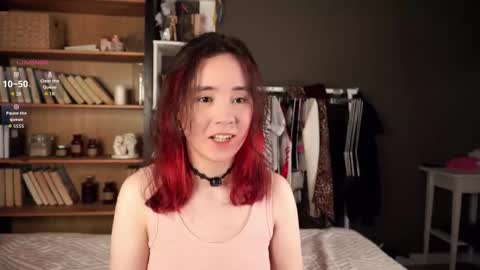 Snapshot of britthe chatting on 11-07-25, 11:32 Lina online show from 11-07-25, 11:32