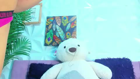 BRIYIT     online show from 09-19-25, 04:25