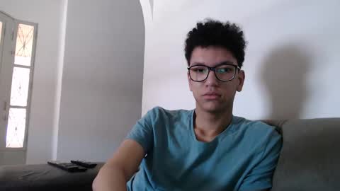 Snapshot of brocklow chatting on 02-14-25, 01:51 Derek Richard online show from 02-14-25, 01:51